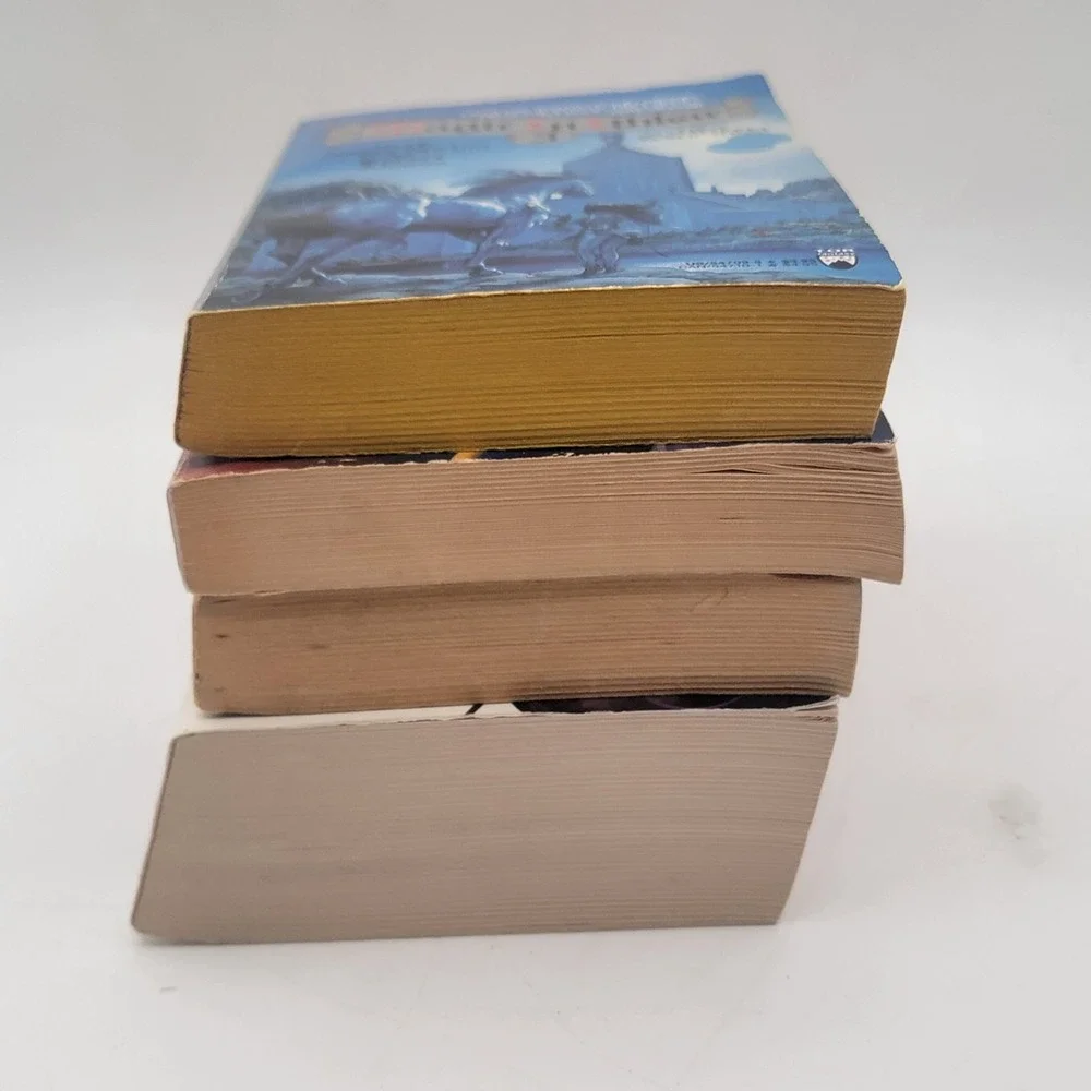 Brent Weeks Elizabeth Boyer Fantasy Book Lot 4 Paperbacks Epic‎ Magic Good